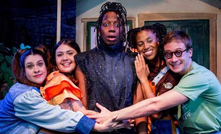 Peça 'Quando Anoitece' que está em cartaz SP até 21 de abril (foto: Tico Dias e Binho Cidral)