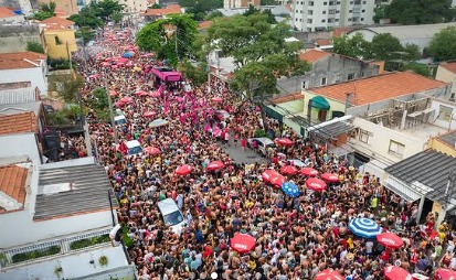 Bloco de carnaval na Lapa SP onde dois músicos negros sofreram racismo